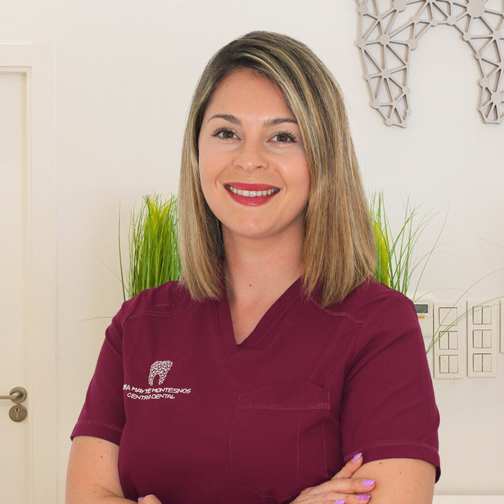 Cristina Albacete. Recepción y Atención al paciente. Centro Dental Dra. Mayte Montesinos - Dentistas en Pilar de la Horadada, Alicante