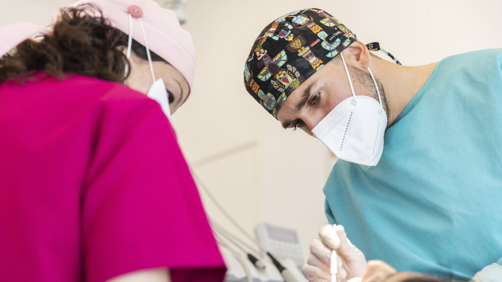 Centro Dental Dra. Mayte Montesinos - Dentistas en Pilar de la Horadada, Alicante