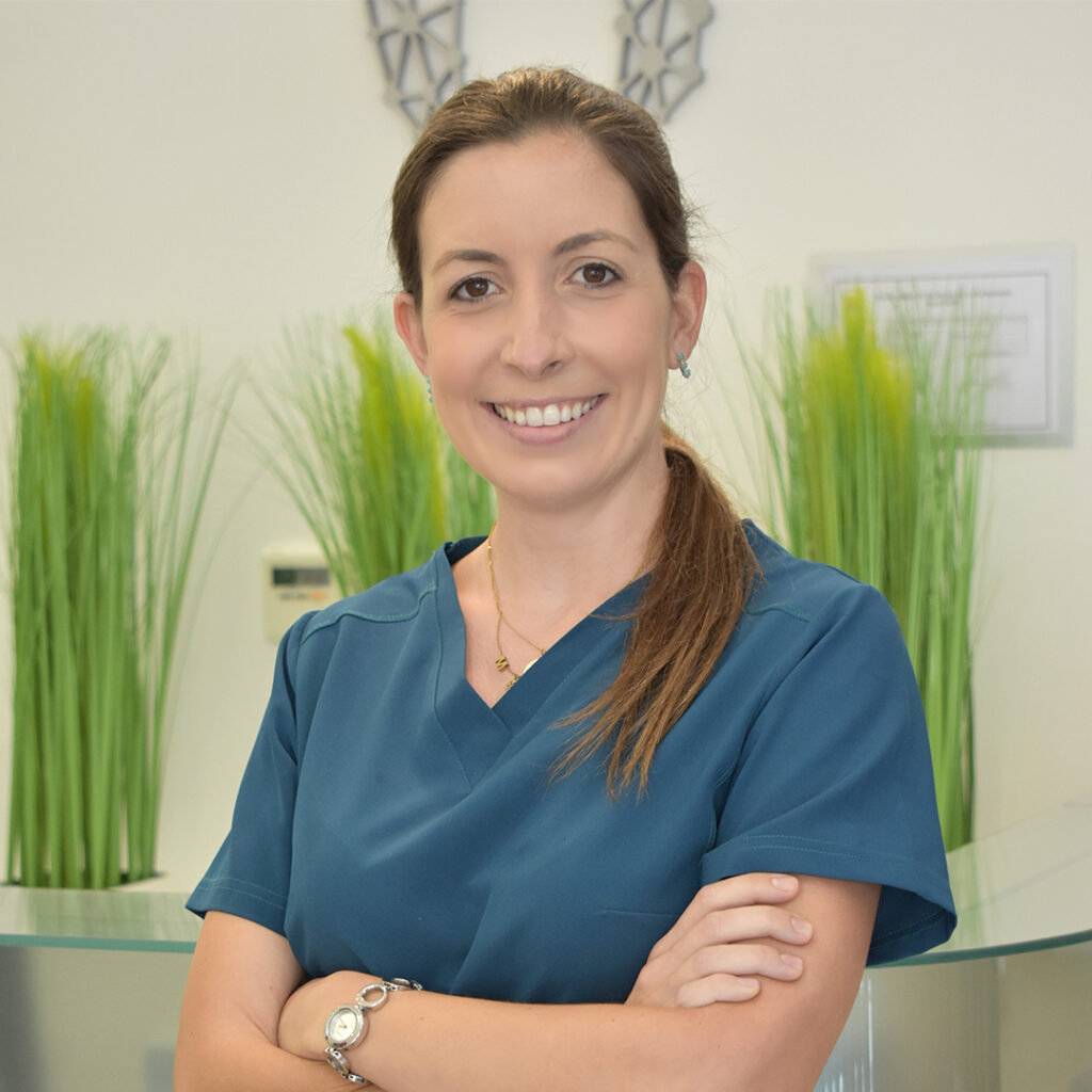 Dra. Marta Pérez. Centro Dental Dra. Mayte Montesinos - Dentistas en Pilar de la Horadada, Alicante